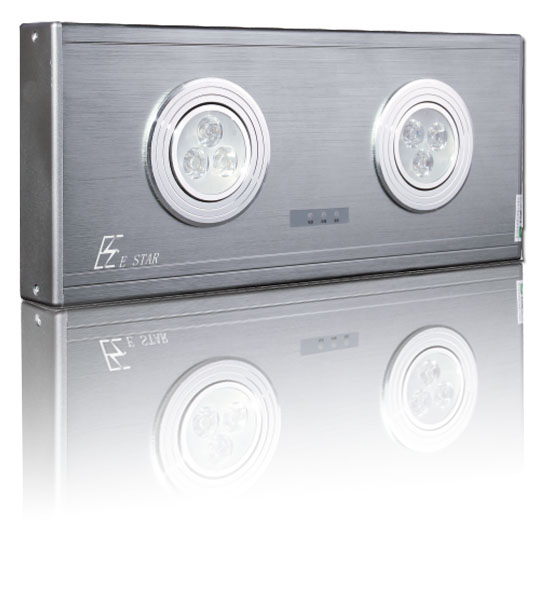 双头照明灯.jpg 双头照明灯.jpg